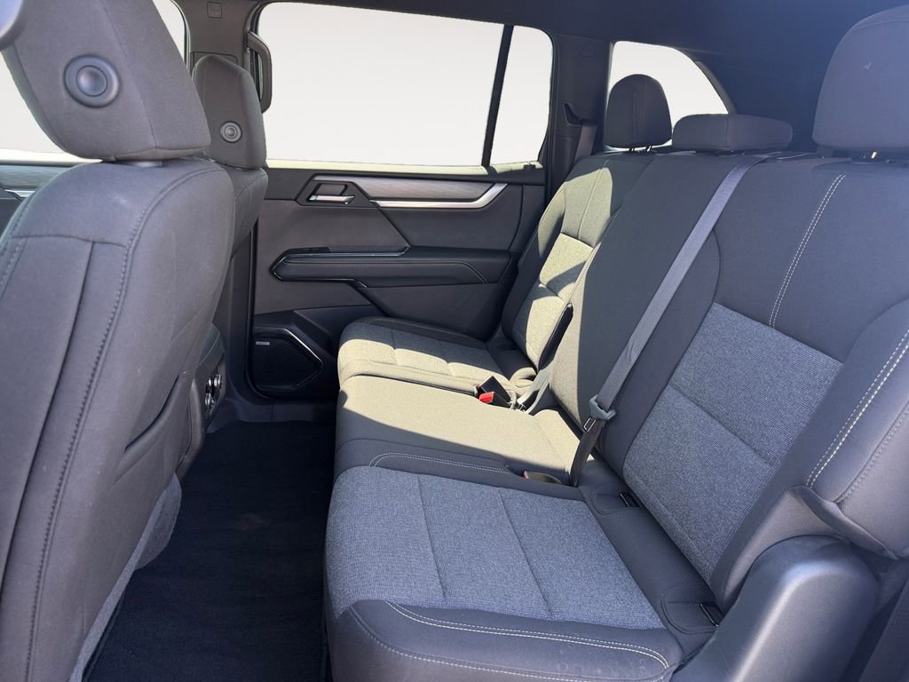 Used 2025 GMC Acadia Elevation image 12