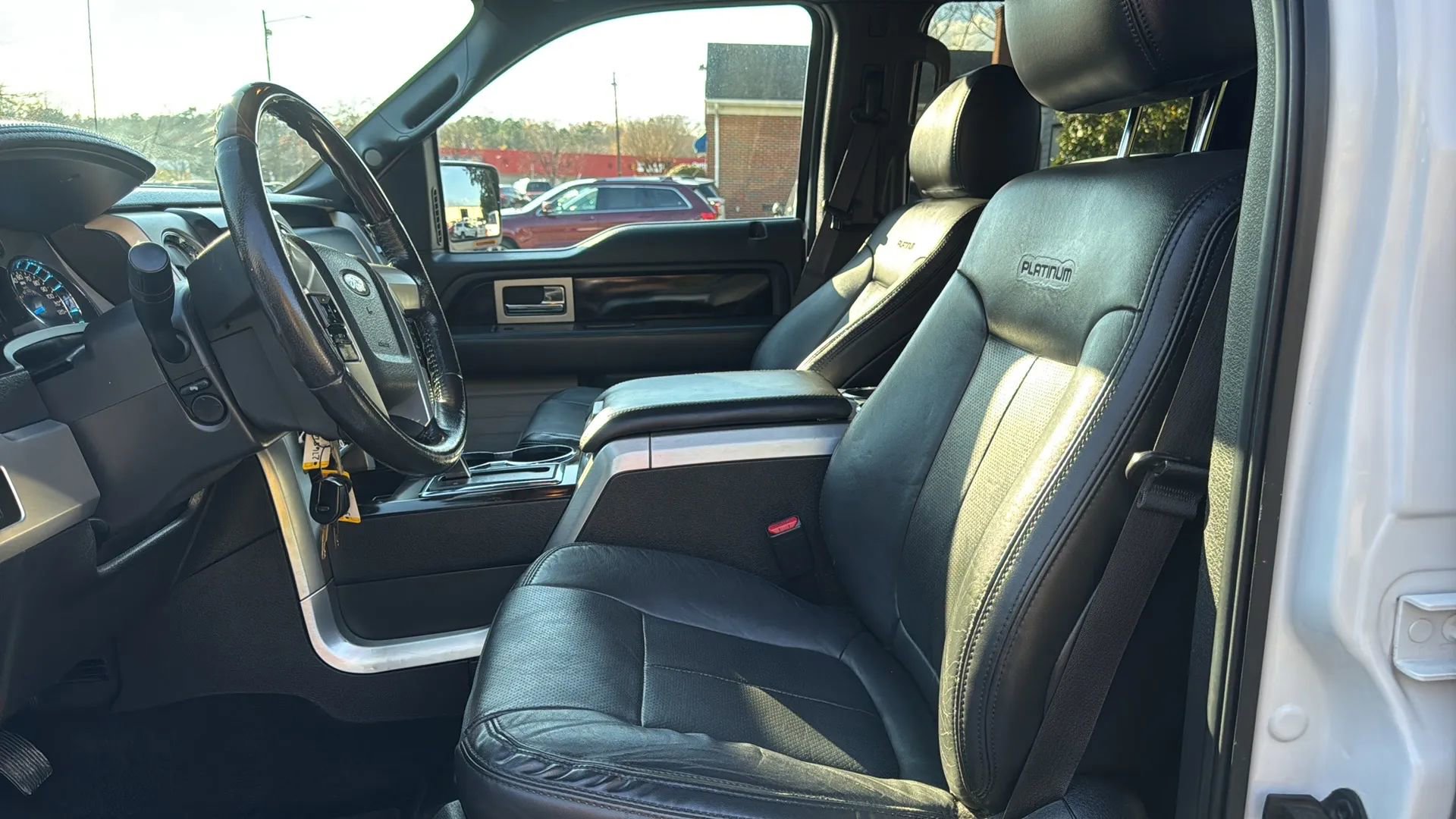 Used 2014 Ford F150 Platinum image 10