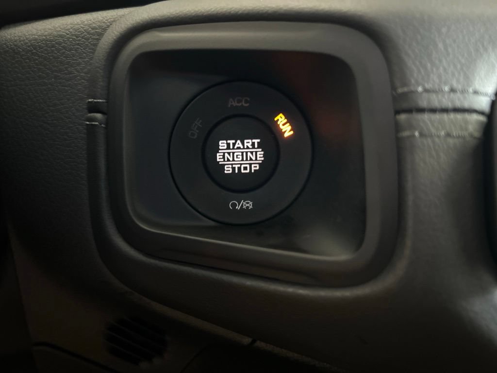 Used 2025 Jeep Wrangler Unlimited Sahara AWD/4WD image 50