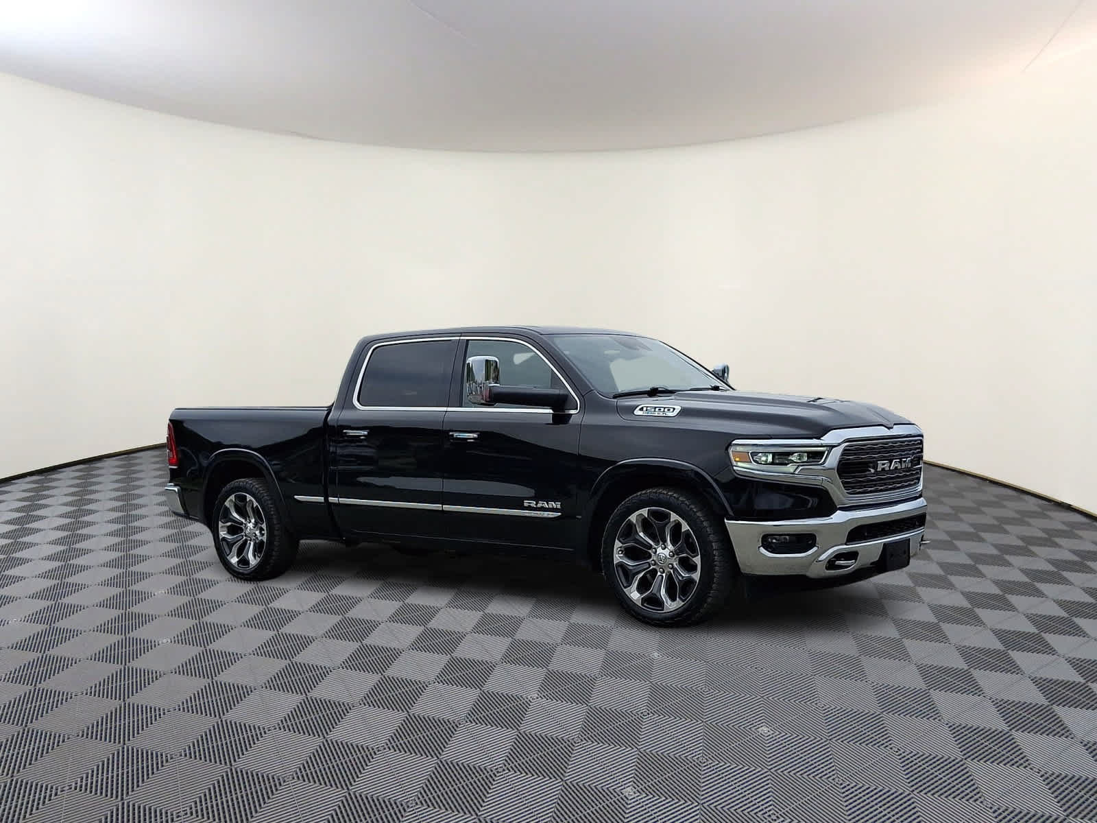 Used 2019 RAM 1500 Limited AWD/4WD image 4