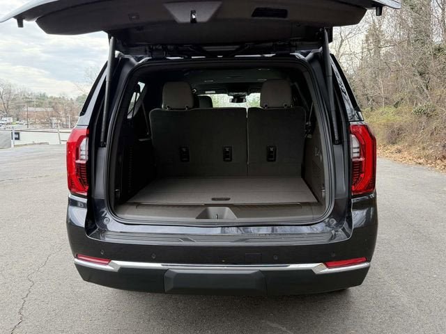 New 2026 GMC Yukon XL Elevation AWD/4WD image 12