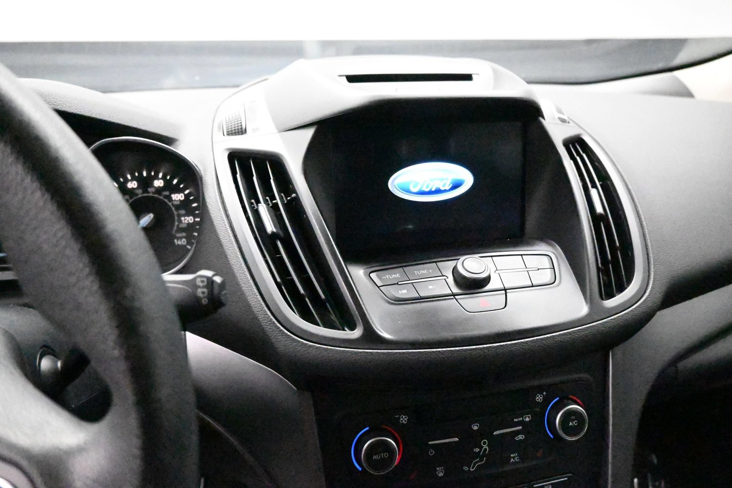 Used 2018 Ford Escape SE w/ SE Sync 3 Package FWD image 15