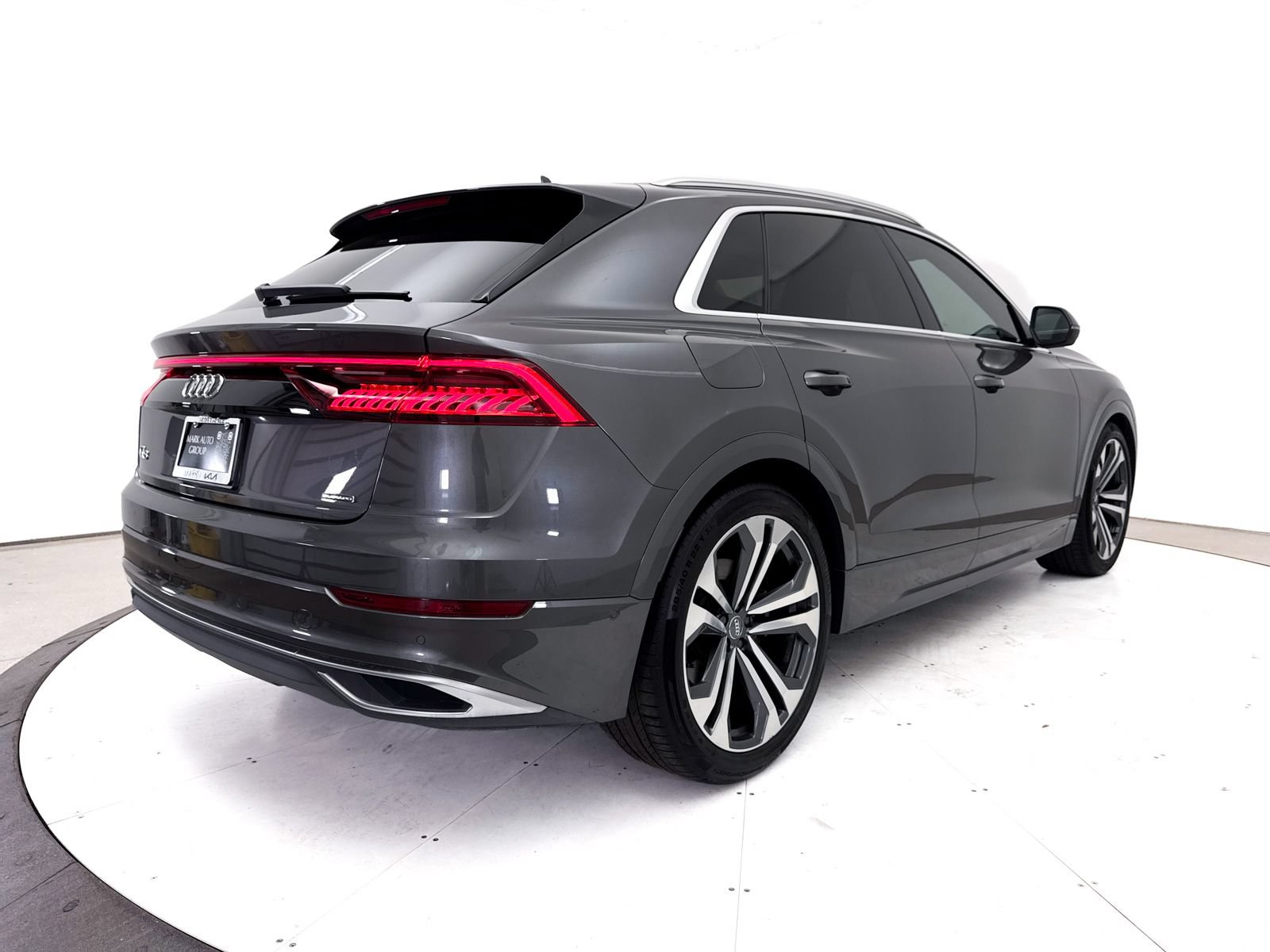 Used 2019 Audi Q8 Prestige w/ Adaptive Chassis Package AWD/4WD image 19