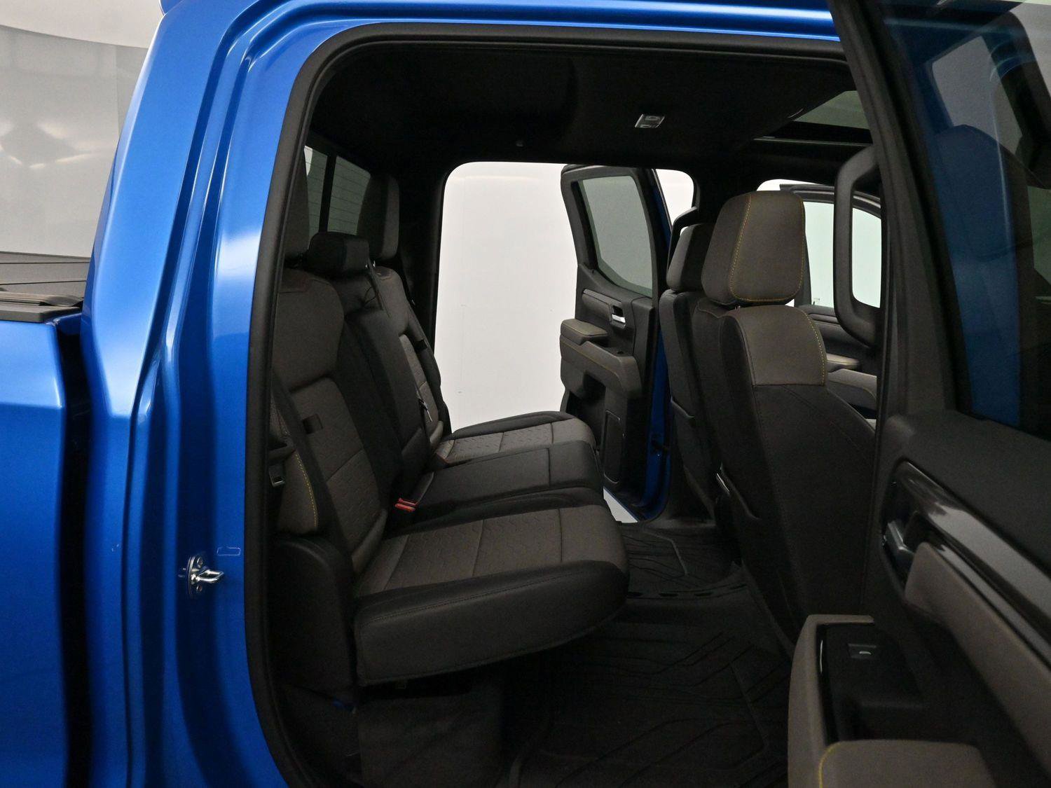 Used 2025 Chevrolet Silverado 1500 ZR2 w/ Technology Package image 33