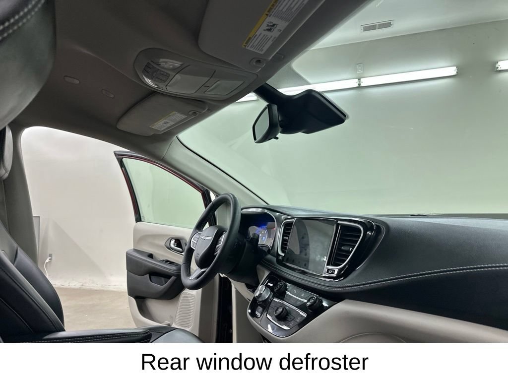 Used 2023 Chrysler Pacifica Touring-L AWD/4WD image 20