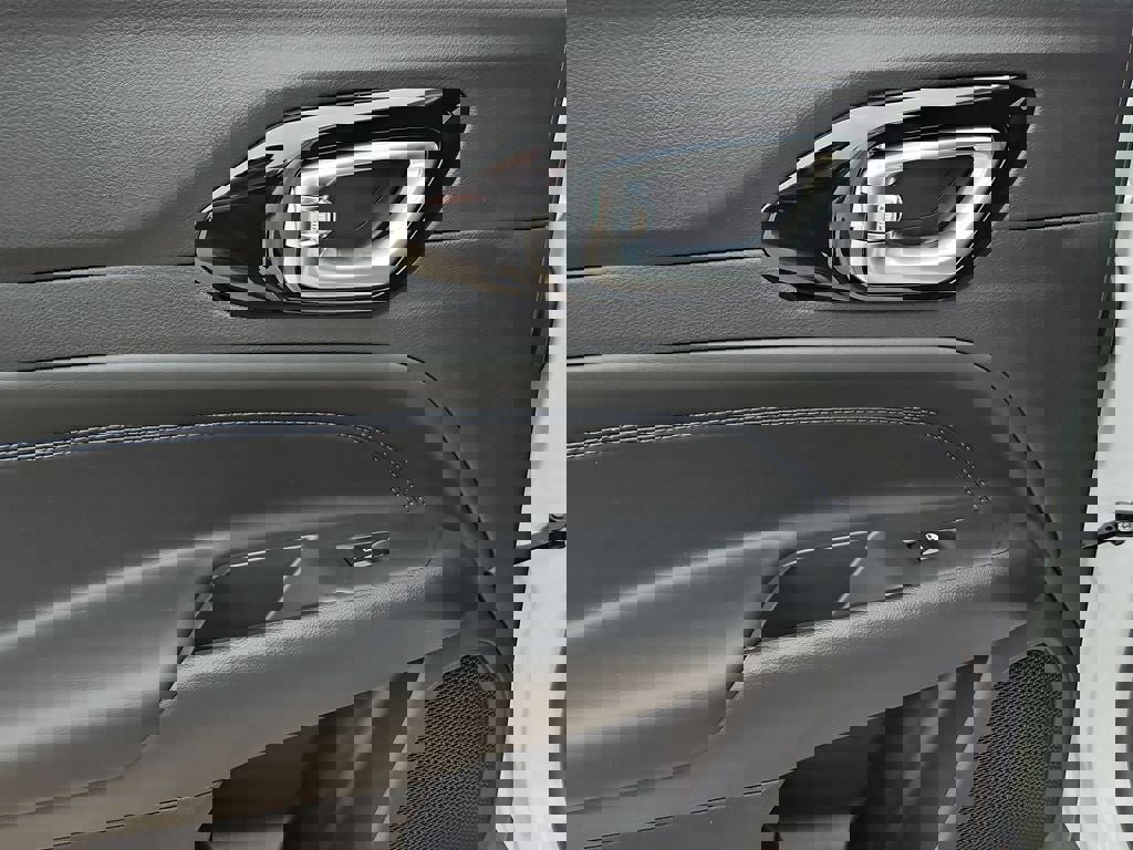 New 2026 Jeep Compass Latitude image 16