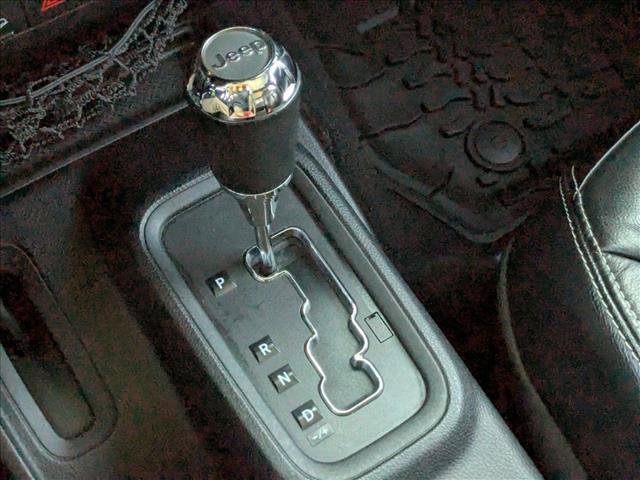 Used 2014 Jeep Wrangler Unlimited Sahara w/ Connectivity Group image 11