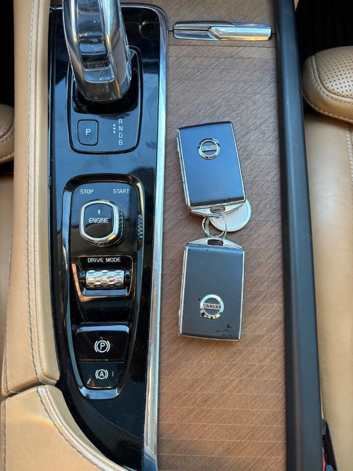 Used 2016 Volvo XC90 T8 Inscription image 27