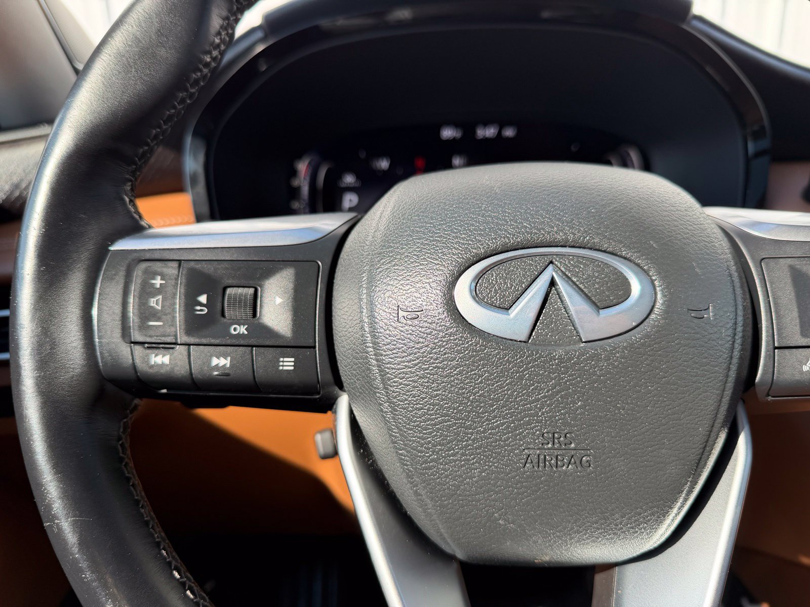 Used 2023 INFINITI QX60 Sensory AWD/4WD image 15
