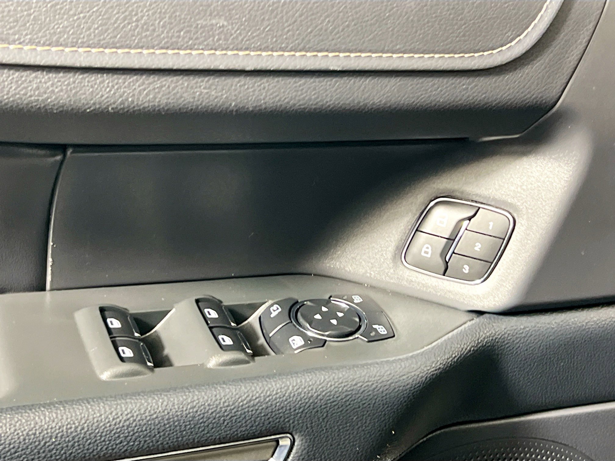 Used 2024 Ford Expedition XLT image 16