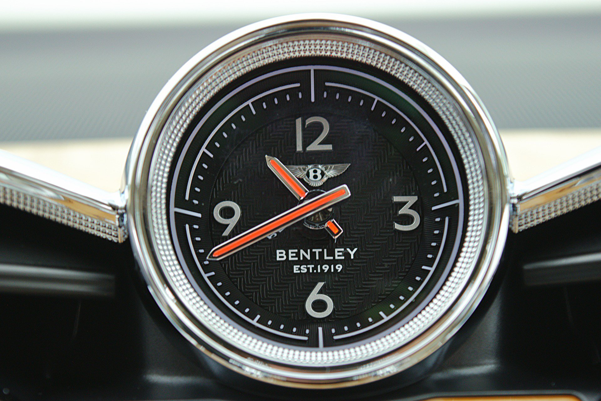 Certified 2023 Bentley Bentayga AWD/4WD image 38