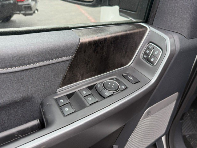 Used 2027 Ford F350 Lariat AWD/4WD image 14
