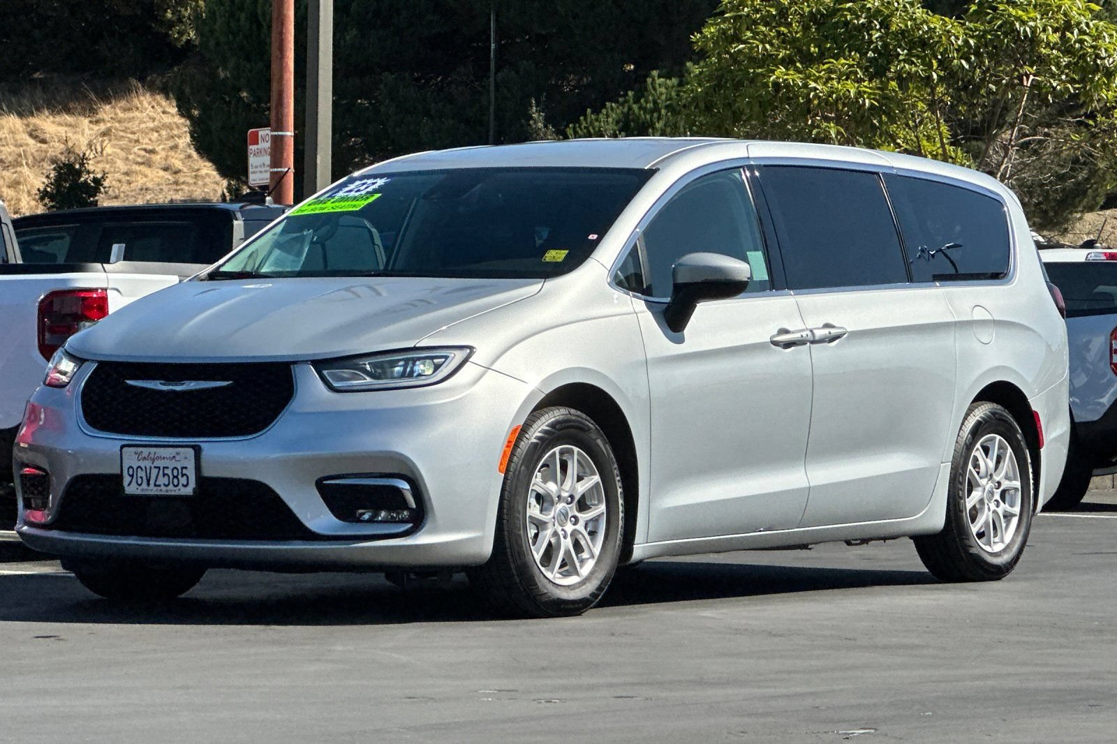 Certified 2023 Chrysler Pacifica Touring-L FWD image 9