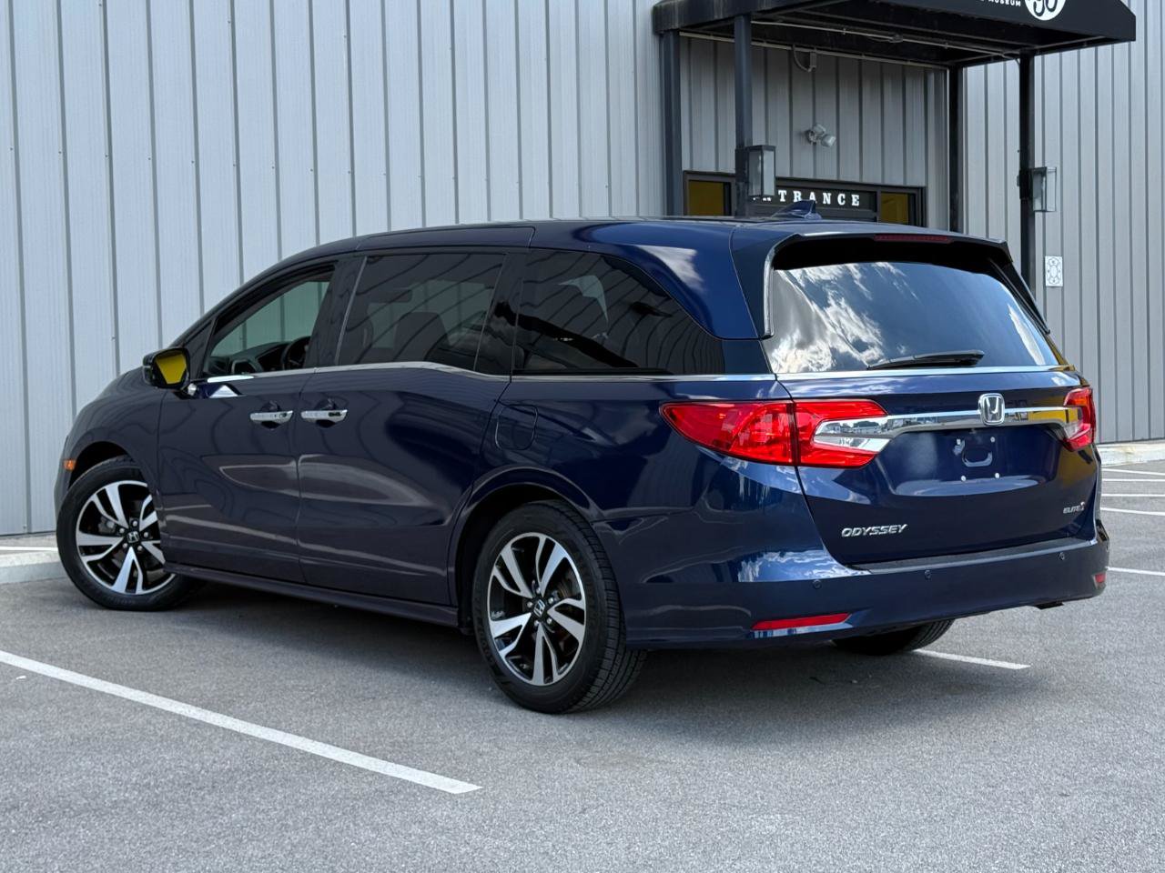 Used 2018 Honda Odyssey Elite image 7