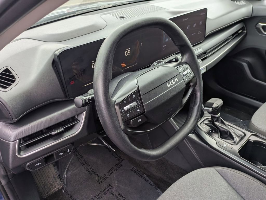 Used 2025 Kia K4 FWD image 18