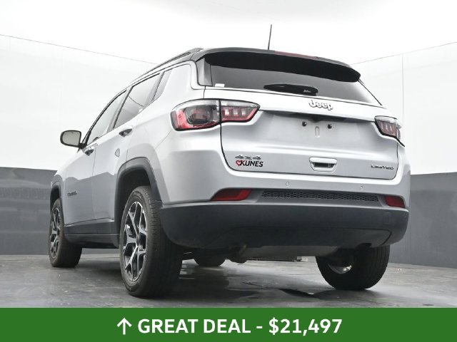Used 2025 Jeep Compass Limited AWD/4WD image 54