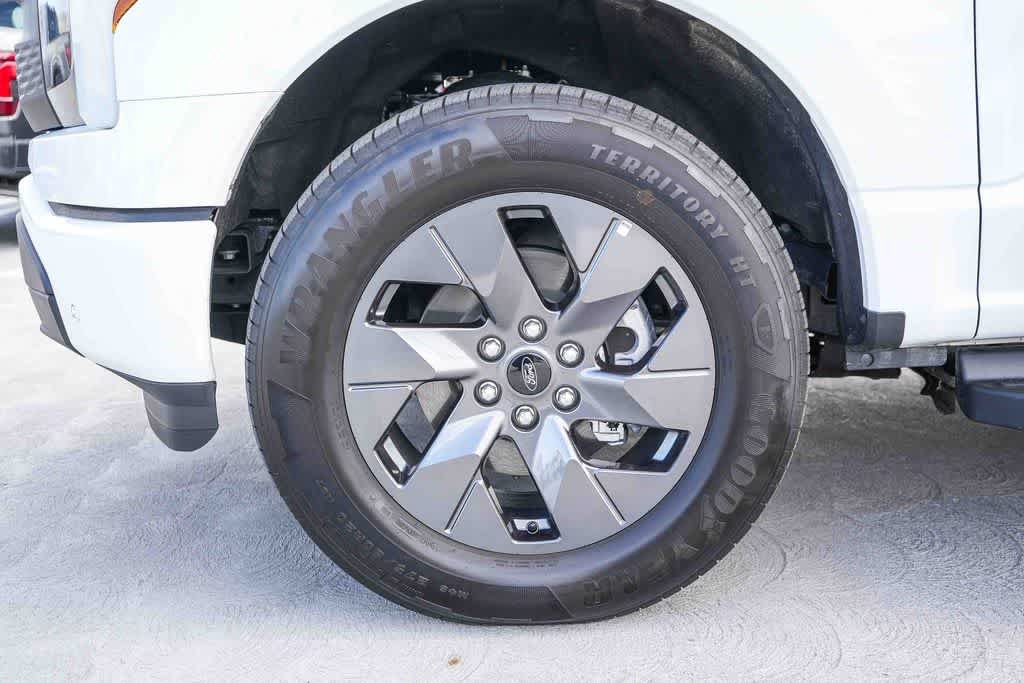 Used 2025 Ford F150 Lightning Flash AWD/4WD image 11