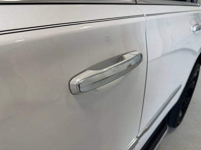 Used 2019 Cadillac Escalade Luxury AWD/4WD image 8