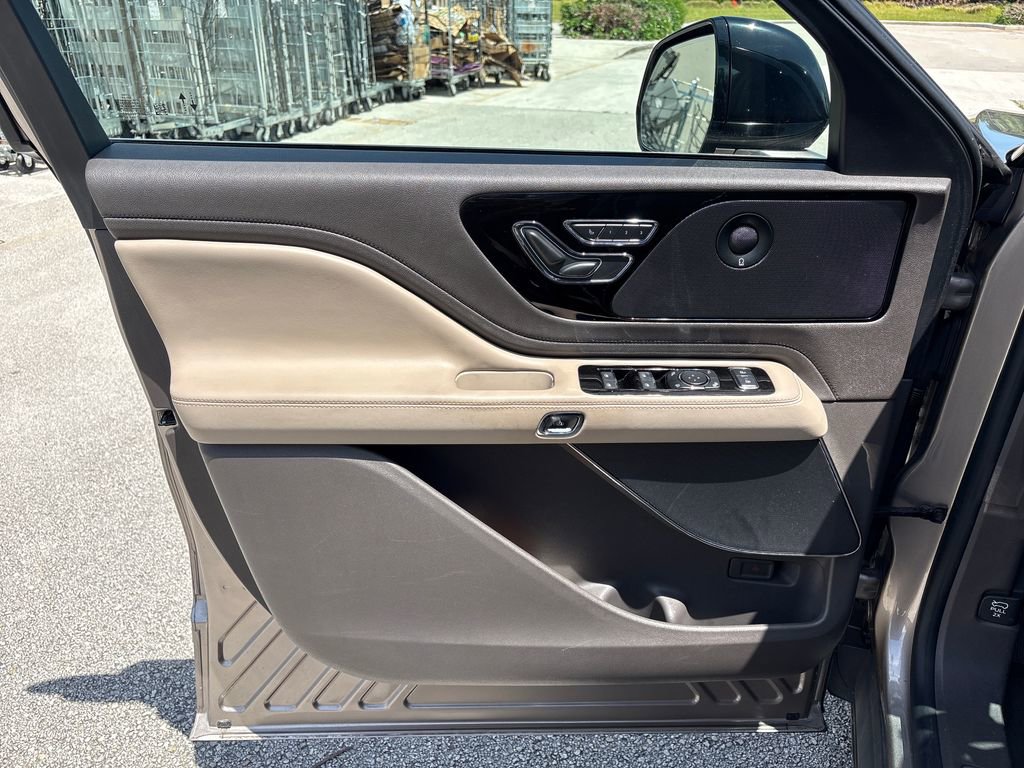 Used 2020 Lincoln Aviator Reserve RWD image 28