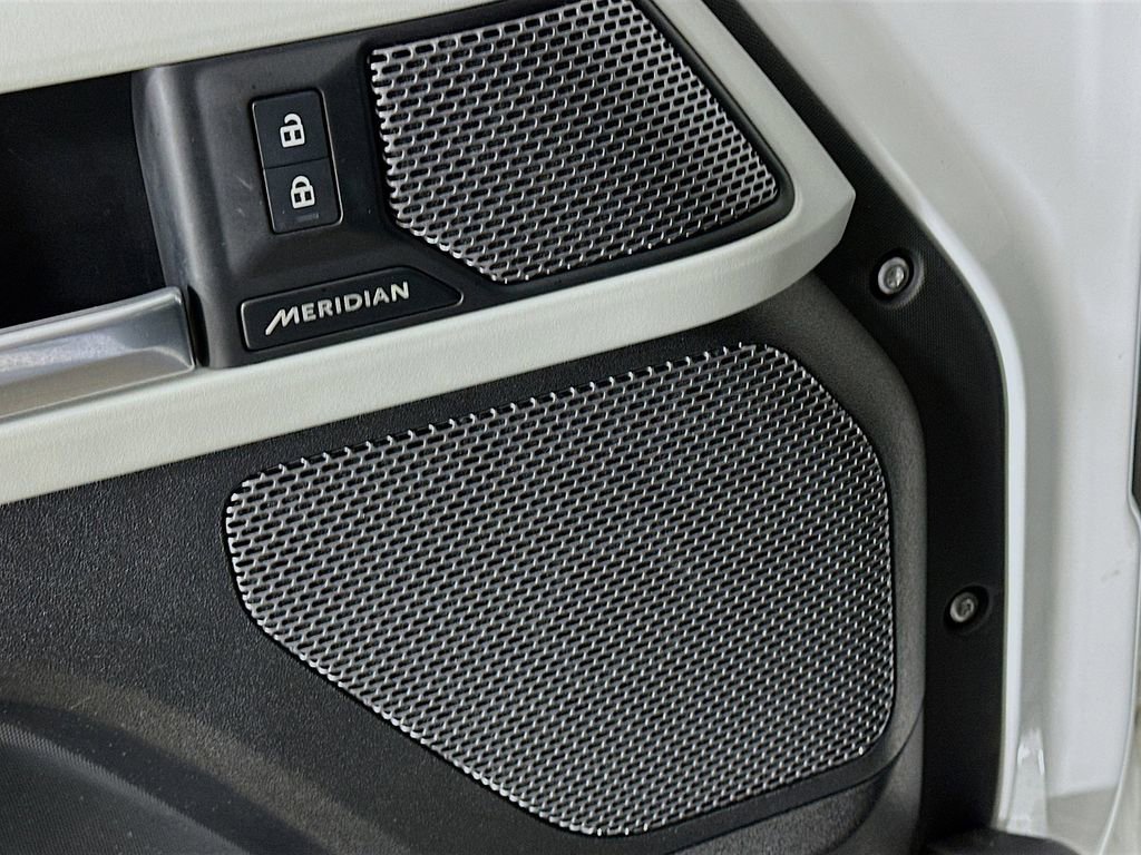 Used 2024 Land Rover Defender 110 S AWD/4WD image 10