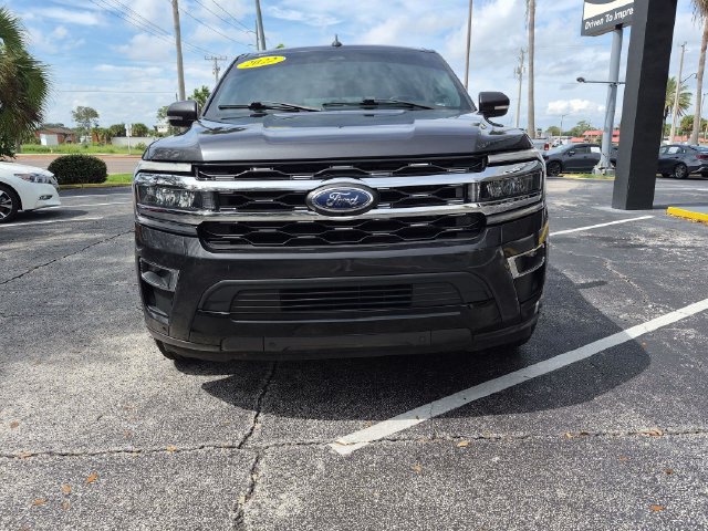 Used 2022 Ford Expedition Max Limited RWD image 2