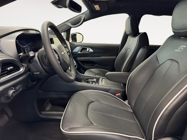 New 2026 Chrysler Pacifica Limited w/ S Appearance Package image 6