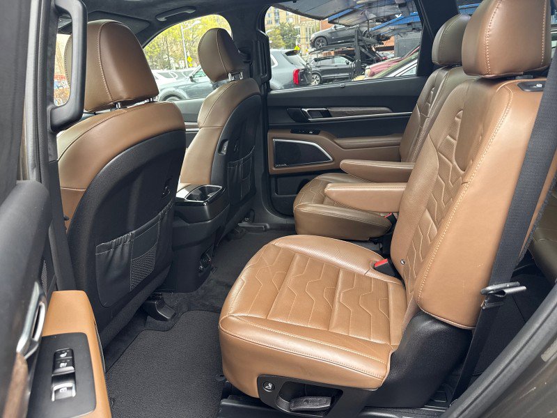 Used 2021 Kia Telluride SX w/ SX Prestige Package image 41