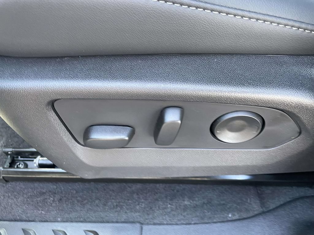 New 2026 Chevrolet Colorado LT w/ LT Convenience Package AWD/4WD image 18