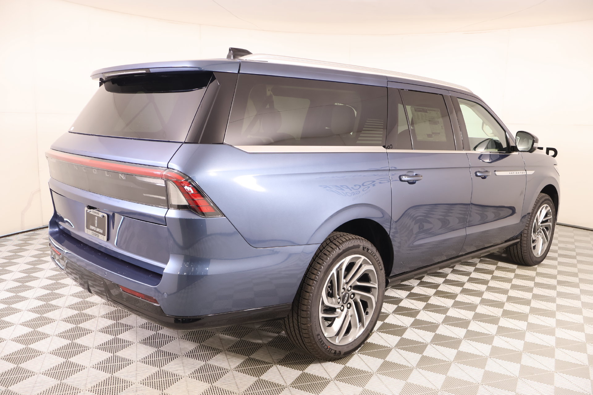 New 2027 Lincoln Navigator L Reserve AWD/4WD image 22