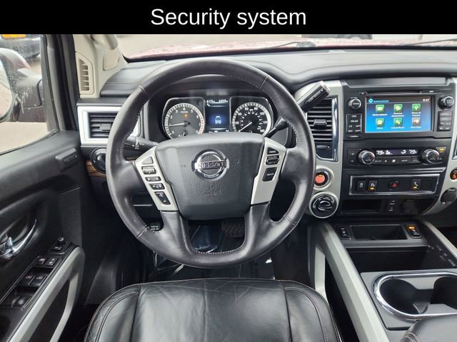 Used 2018 Nissan Titan SL image 23