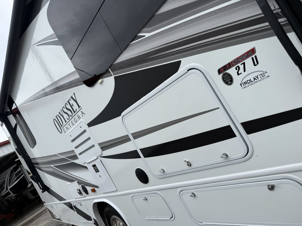 Used 2023 Ford E-450 and Econoline 450 Super Duty w/ Motorhome Prep Package RWD image 18