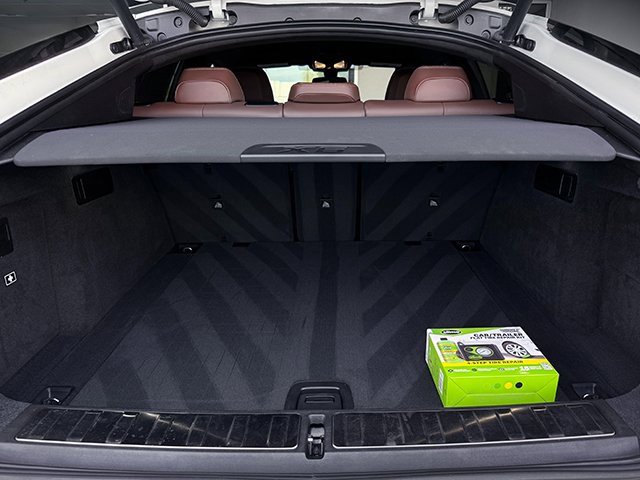 Used 2023 BMW X6 M50i w/ Executive Package image 27