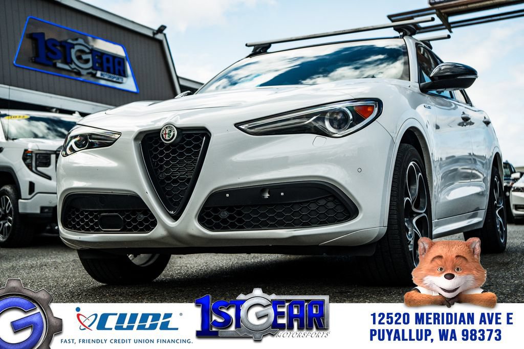 Used 2022 Alfa Romeo Stelvio Veloce AWD/4WD image 1