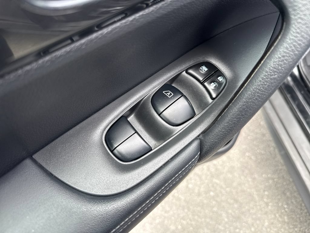 Used 2020 Nissan Rogue S w/ Special Edition Package AWD/4WD image 24