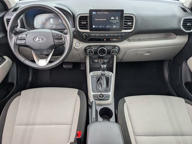 Used 2025 Hyundai Venue SEL FWD image 9