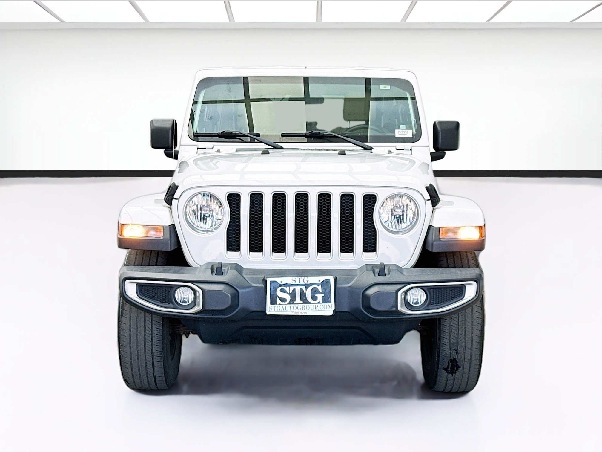 Used 2018 Jeep Wrangler Unlimited Sahara w/ Dual Top Group AWD/4WD image 2