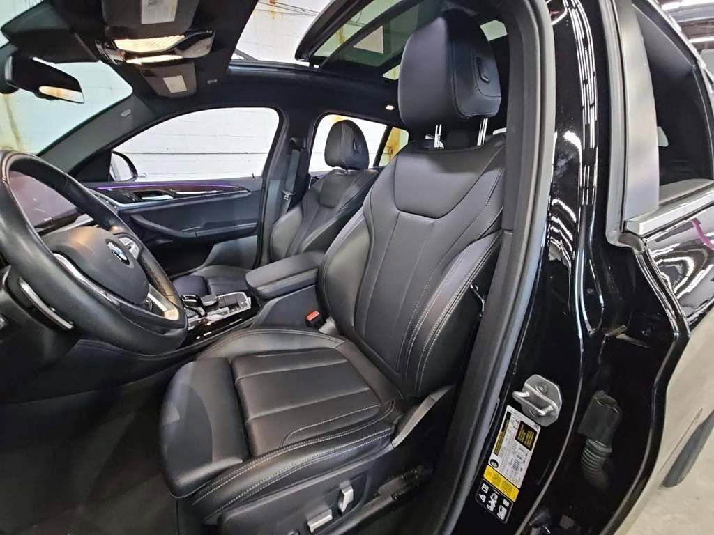 Used 2023 BMW X4 xDrive30i w/ Premium Package image 3