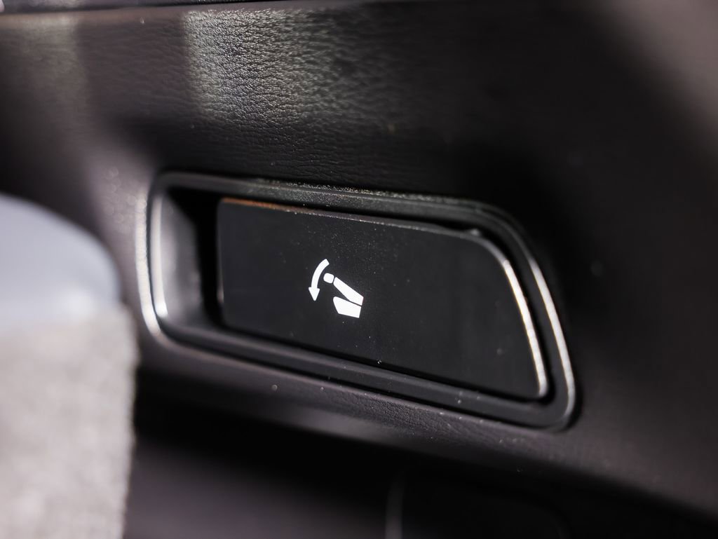 Used 2024 Mitsubishi Outlander SE image 15