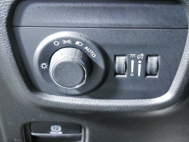 Used 2023 Jeep Grand Cherokee L Laredo w/ Luxury Tech Group I AWD/4WD image 24
