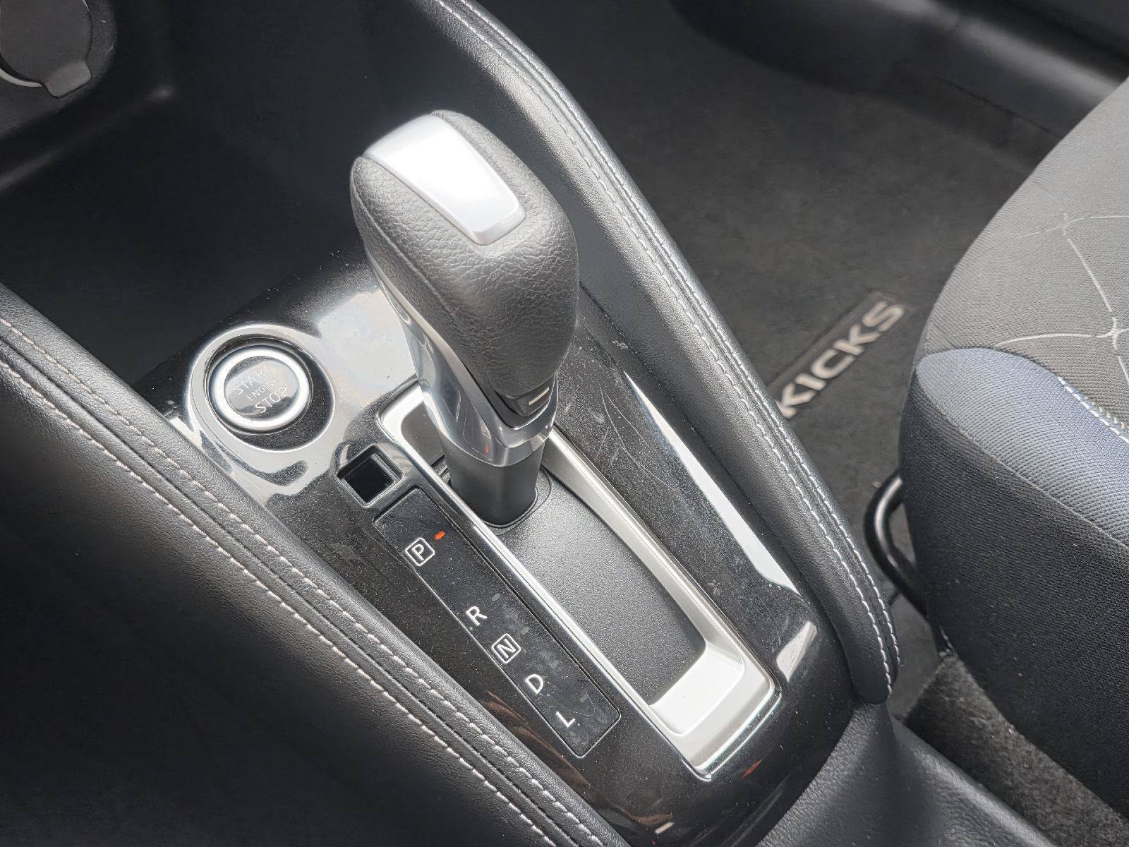 Used 2018 Nissan Kicks SV FWD image 15