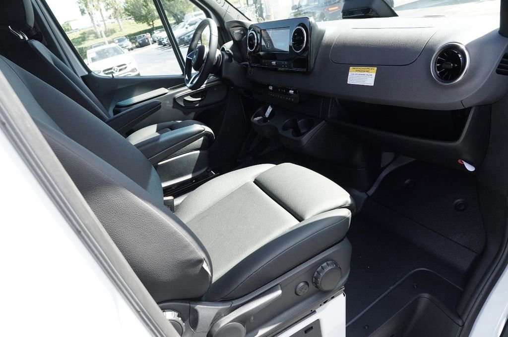 New 2025 Mercedes-Benz Sprinter 2500 image 11