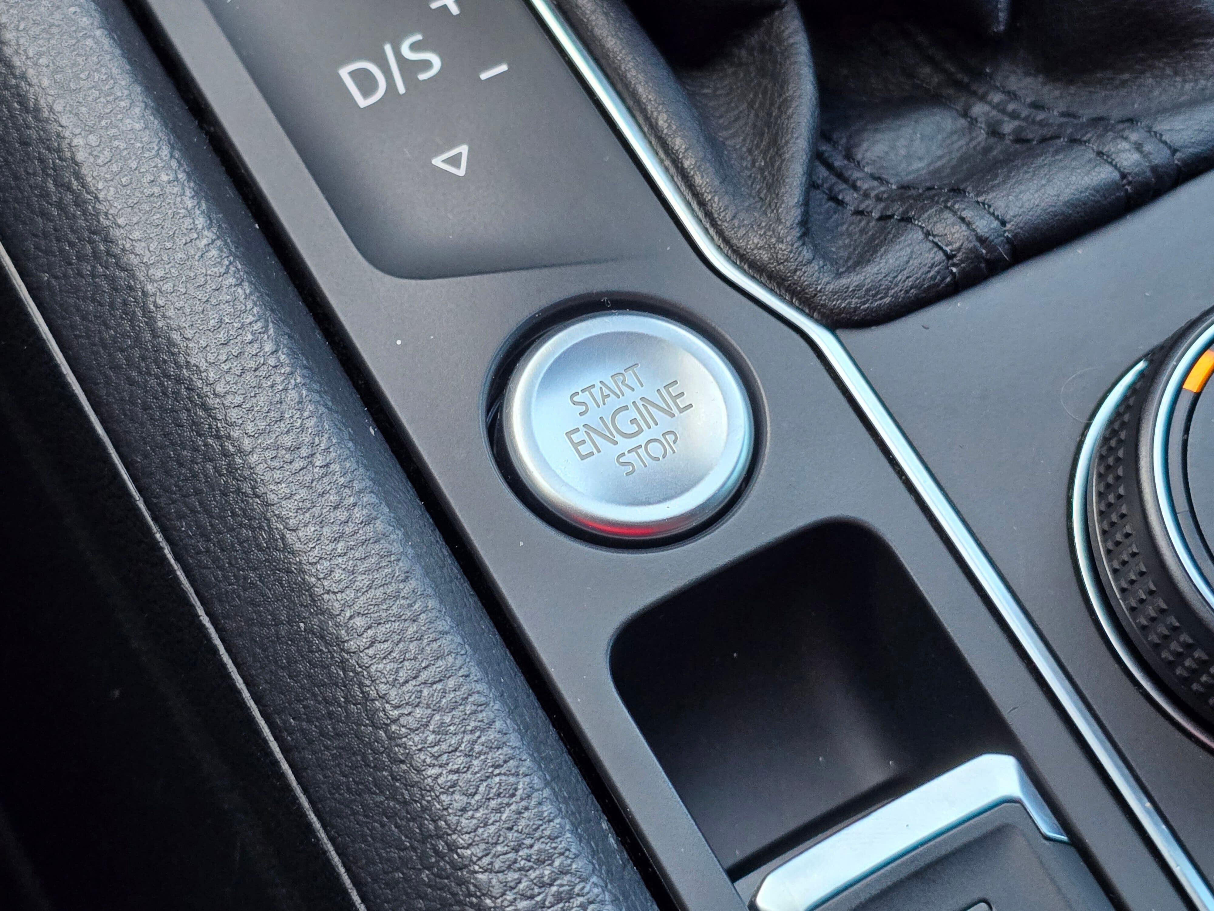 Used 2018 Volkswagen Atlas SE image 34