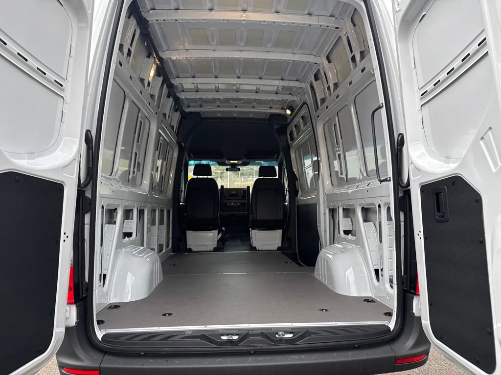 New 2025 Mercedes-Benz Sprinter 2500 image 27
