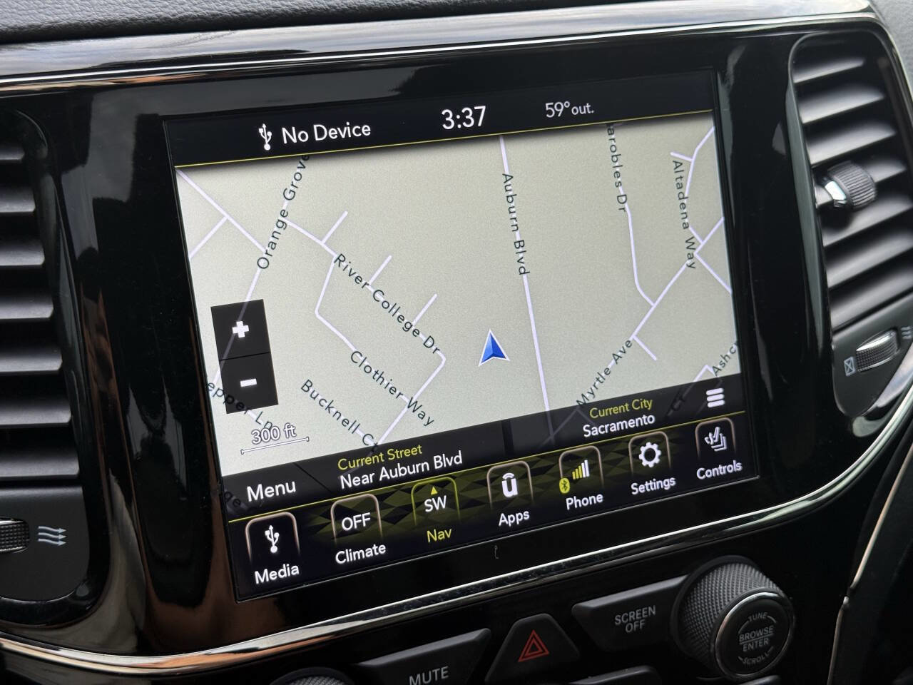 Used 2020 Jeep Grand Cherokee Limited X image 24