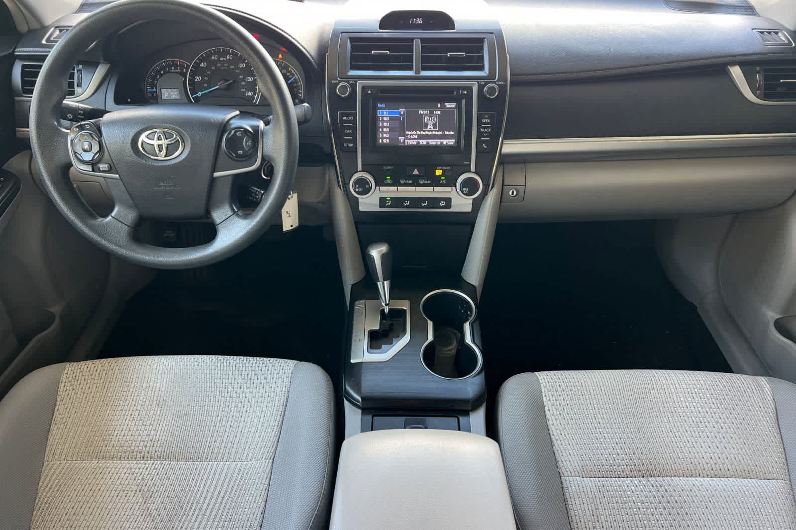 Used 2014 Toyota Camry LE FWD image 4