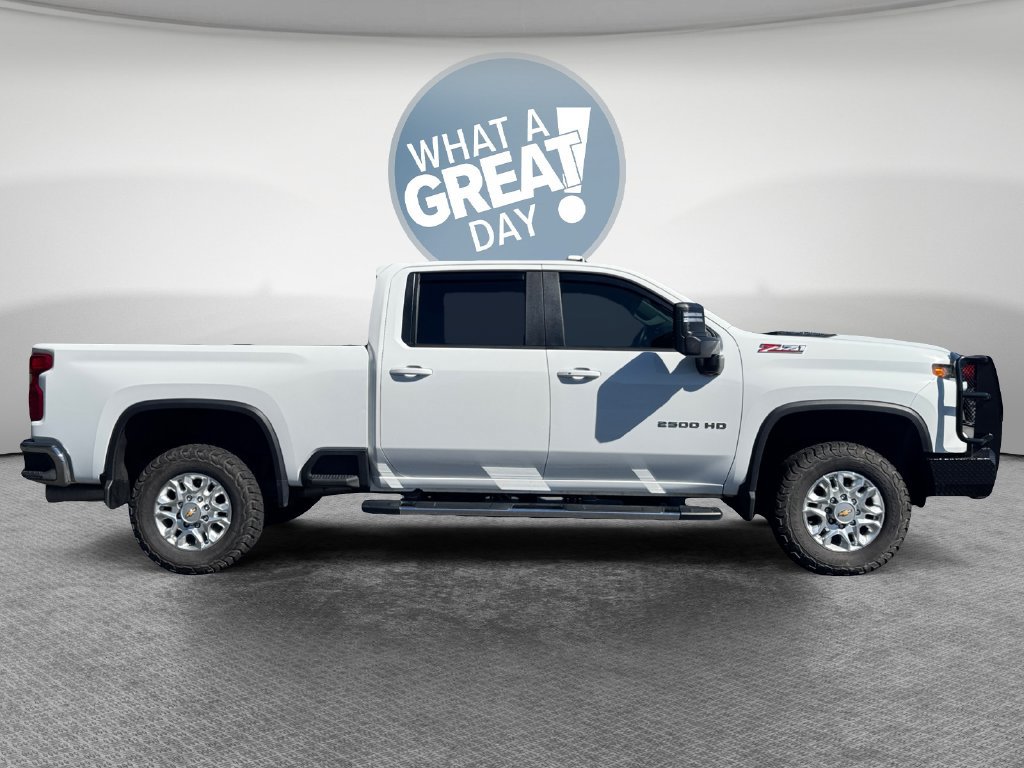 Used 2024 Chevrolet Silverado 2500 LT w/ Safety Package AWD/4WD image 2