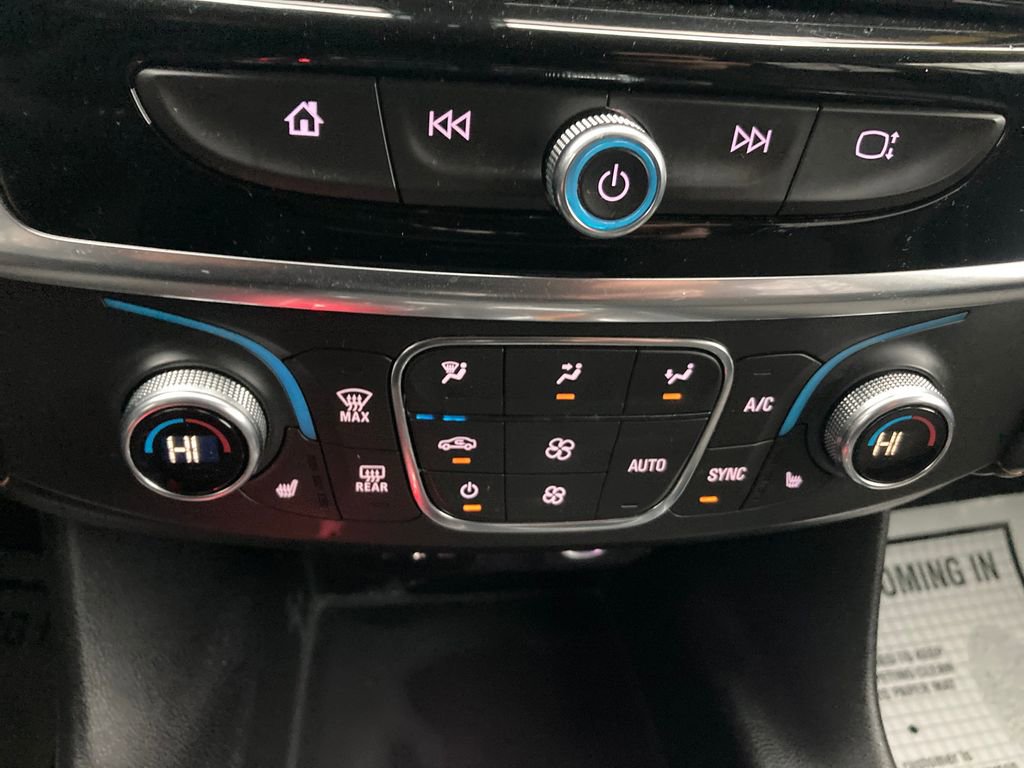 Used 2019 Chevrolet Traverse LT image 25