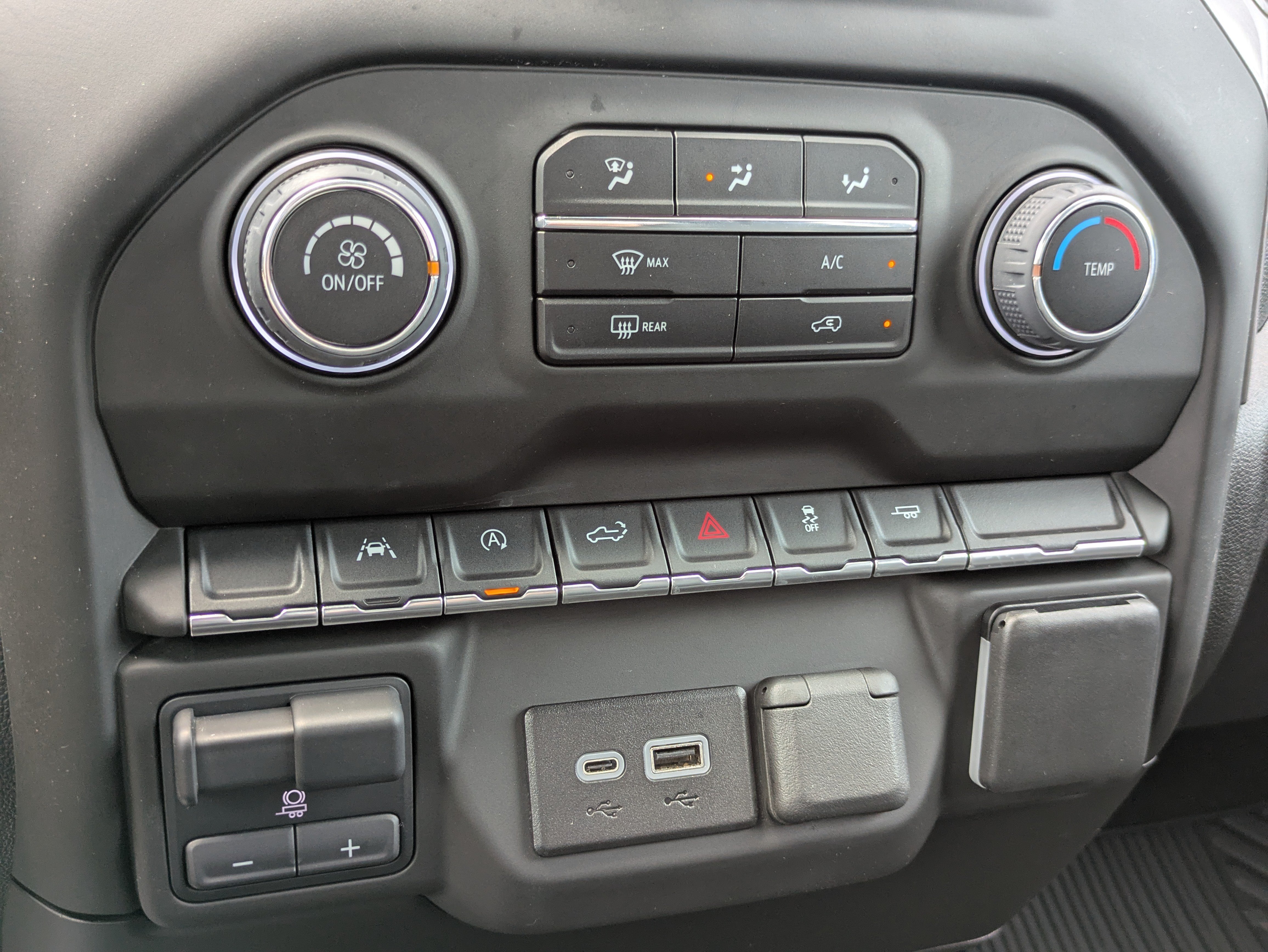 Used 2024 Chevrolet Silverado 1500 Custom RWD image 16