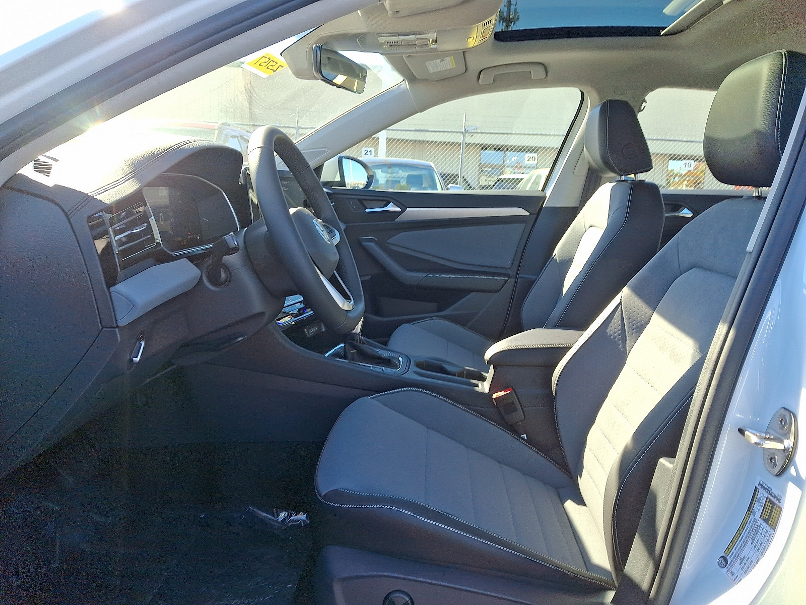 New 2026 Volkswagen Jetta SE FWD image 9