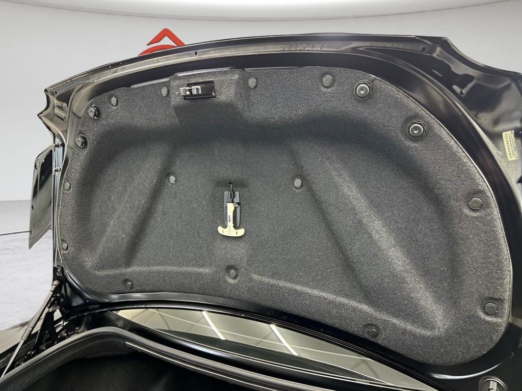 Used 2011 Nissan GT-R Premium image 23